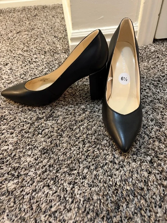 Marc Fisher Black Pointed-Toe Block Heel Pumps - Picture 4 of 4